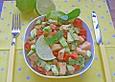Melonensalat mit Avocado, Papaya, Salatgurke und Minze
