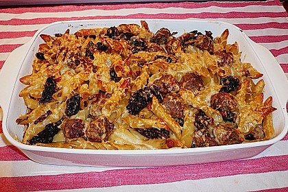 Penne mit Morcheln und Fleischkl&ouml;&szlig;chen