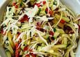 Krautsalat mit Gurke und Paprika