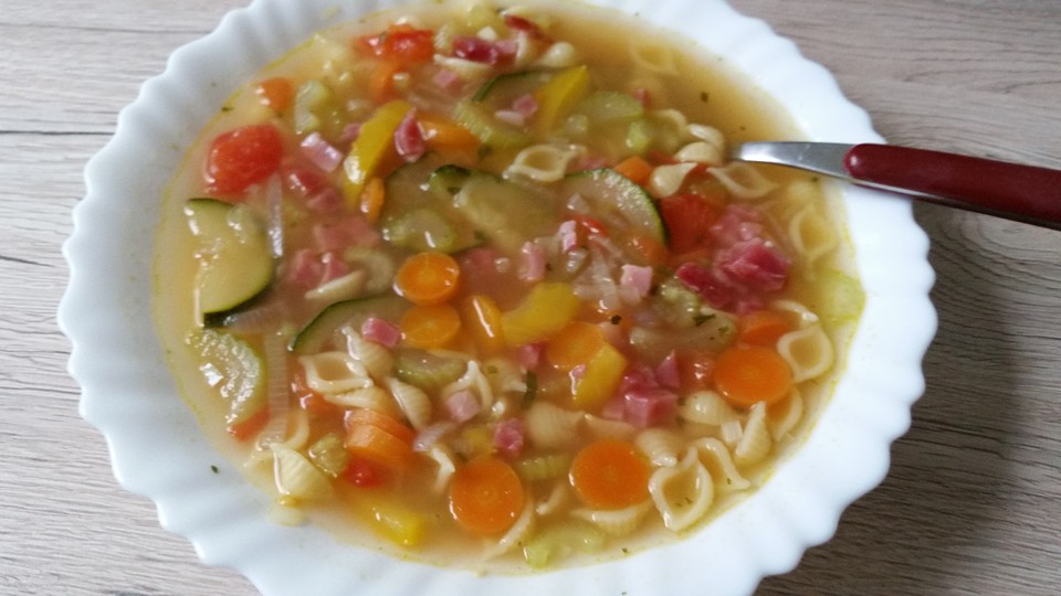 15 Minuten Gemüse-Nudel-Suppe (Rezept mit Bild) von elanda | Chefkoch.de