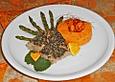 Thunfisch mit Zitronenmelisse und Sesam an S&uuml;&szlig;kartoffelp&uuml;ree
