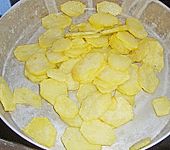 Frittierte Kartoffelchips (Bild)
