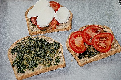 Toast Caprese 1