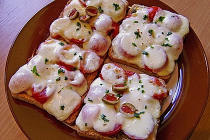 Toast Caprese 4