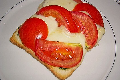 Toast Caprese 7
