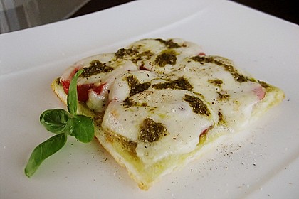 Toast Caprese 11