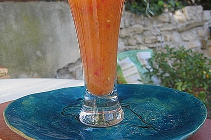 Wachmacher Smoothie aus Kaki, Orange und Tomate 3