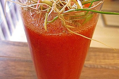 Wachmacher Smoothie aus Kaki, Orange und Tomate 1