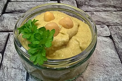 Hummus bi Tahina 9