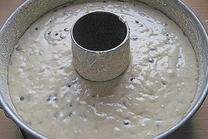 Rührkuchen mit Blaubeeren und weißer Schokolade 25