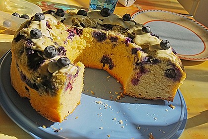 Rührkuchen mit Blaubeeren und weißer Schokolade 9