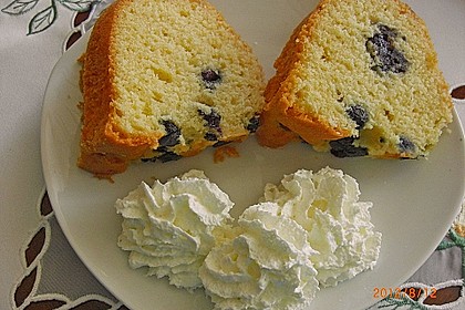 Rührkuchen mit Blaubeeren und weißer Schokolade 4