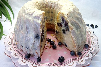 Rührkuchen mit Blaubeeren und weißer Schokolade 1