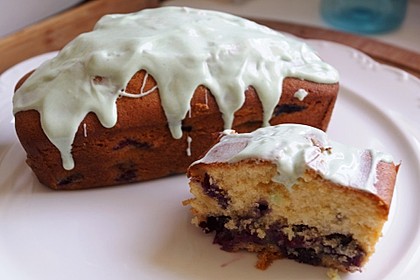 Rührkuchen mit Blaubeeren und weißer Schokolade 2