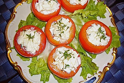 K&auml;sesalat in Tomaten