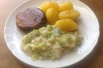 Porreegemüse in weißer Soße