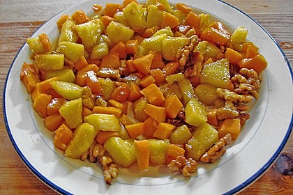 Exotischer Clafoutis mit Ananas, Banane und Muskatk&uuml;rbis