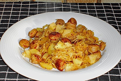 Bratwurst - Sauerkraut - Pfanne