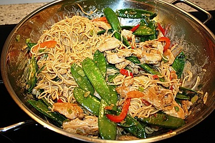 Asiatisches Nudel-Curry mit H&uuml;hnerbrustfilet 4