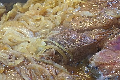 Steaks mit Zwiebeln 8