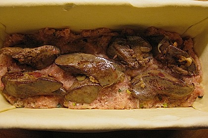 Putenpastete mit Leber und Pistazien