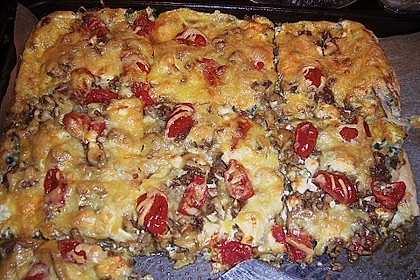 Pikante Bl&auml;tterteigpizza