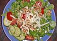 Gemischter gr&uuml;ner Salat mit Waln&uuml;ssen und Parmesan