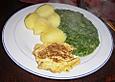 Rahmspinat mit R&uuml;hrei und Salzkartoffeln