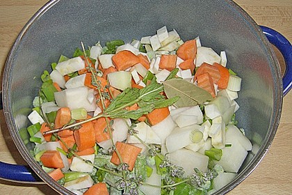Gem&uuml;sesuppe klassisch