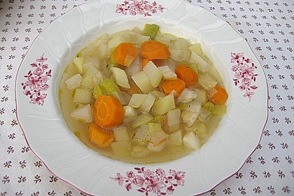 Gem&uuml;sesuppe klassisch 2