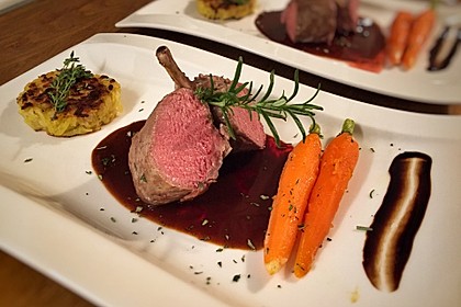 Lammkarree mit Rotwein - Balsamico Reduktion