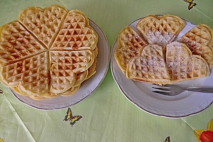 Waffeln mit Apfelst&uuml;cken