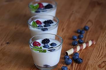Ricotta - Vanillecreme mit Beeren