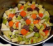 Deftige Kartoffelsuppe mit Kl&uuml;nkerle und Fleisch (Bild)