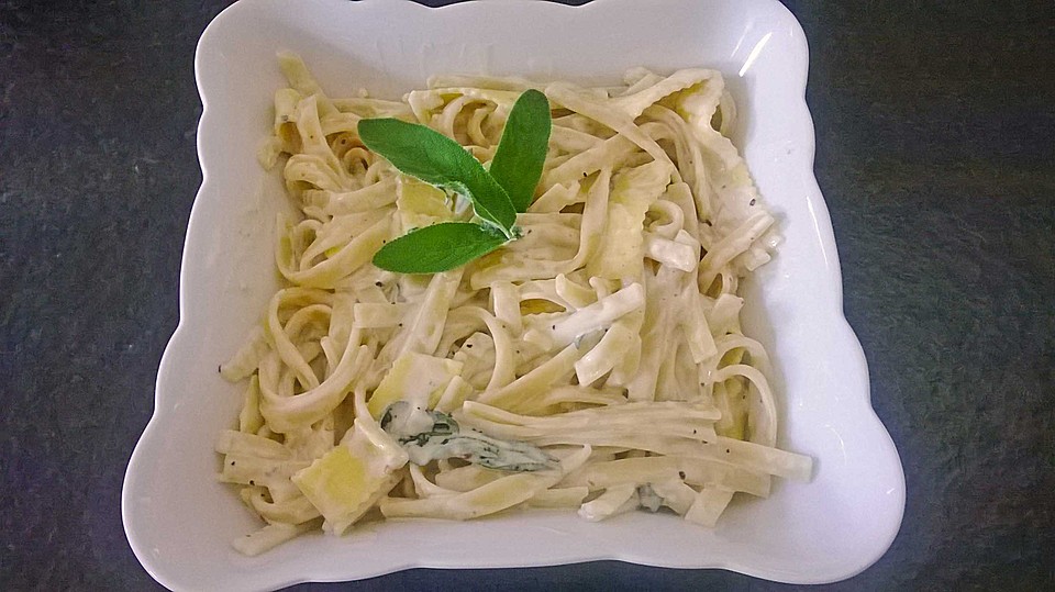Nudeln mit Salbei - Gorgonzola - Soße (Rezept mit Bild) | Chefkoch.de