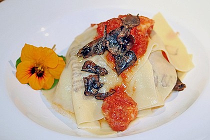 Tr&uuml;ffel - Fazzoletti mit Garnelen und Tomatensauce 3