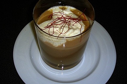Latte Macchiato von getr&uuml;ffeltem Maronens&uuml;ppchen