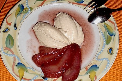 Weißes Lebkuchenmousse mit Glühweinbirnen 12