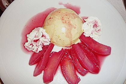Weißes Lebkuchenmousse mit Glühweinbirnen 7