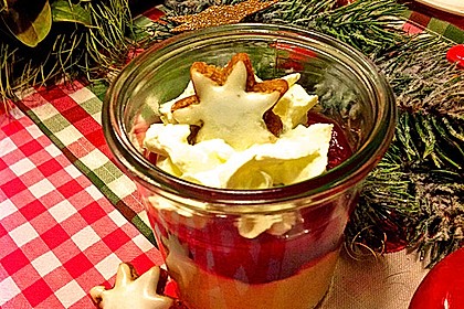 Weißes Lebkuchenmousse mit Glühweinbirnen 3