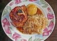 Schweinshaxen mit Kn&ouml;del und Bayrisch Kraut