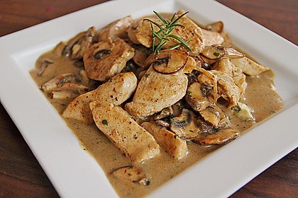 H&uuml;hnchen mit K&auml;sesauce