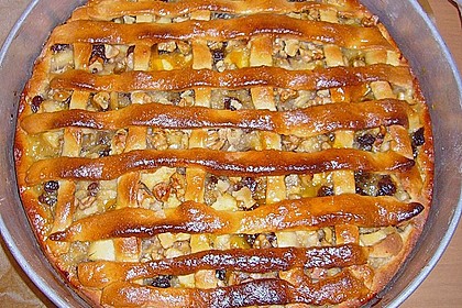 Apfelkuchen mit Waln&uuml;ssen und Hefeteig