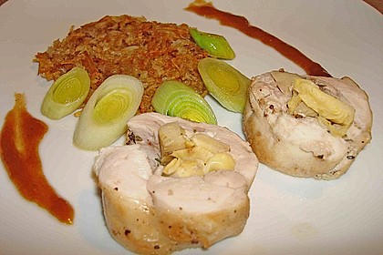 Gef&uuml;llte Kaninchenkeule mit Kartoffelr&ouml;sti und Lauchgem&uuml;se