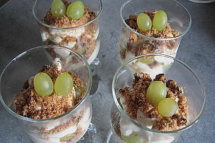 Dessert mit Weintrauben 35
