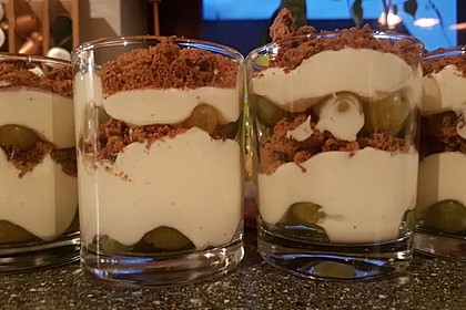 Dessert mit Weintrauben 57