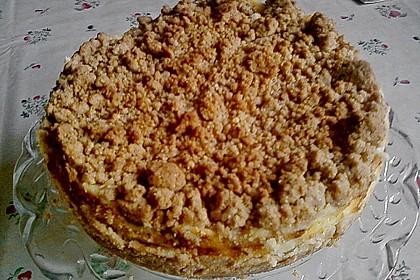 Apfelkuchen mit Vanillecreme und Streuseln