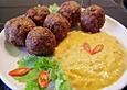 Duftende Thai - Fleischb&auml;llchen mit Erdnuss - Sauce
