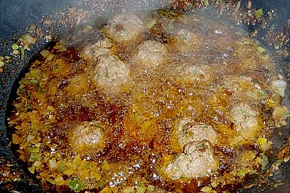 Duftende Thai - Fleischb&auml;llchen mit Erdnuss - Sauce 1