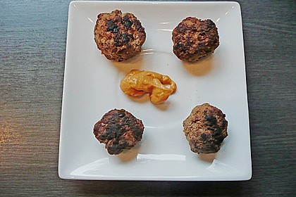 Duftende Thai - Fleischb&auml;llchen mit Erdnuss - Sauce 6